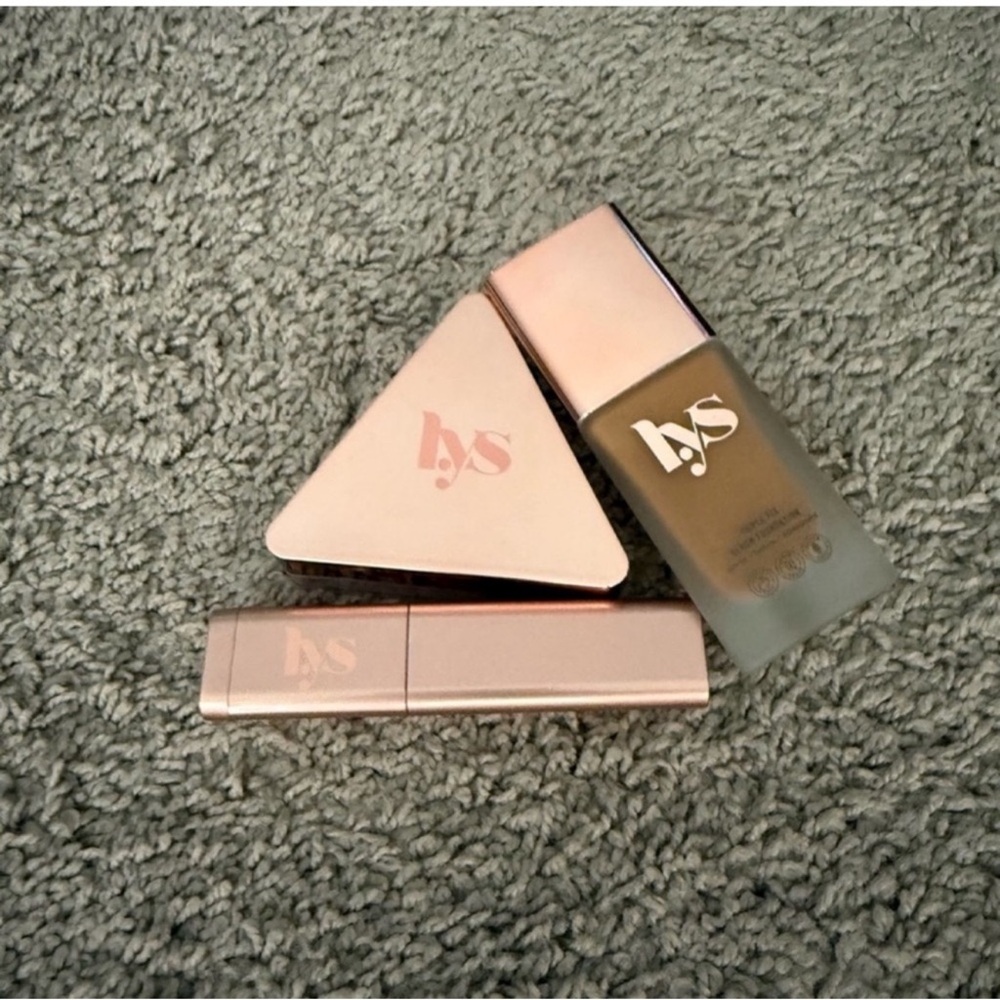 LYS Makeup Bundle - Picture 5 of 5